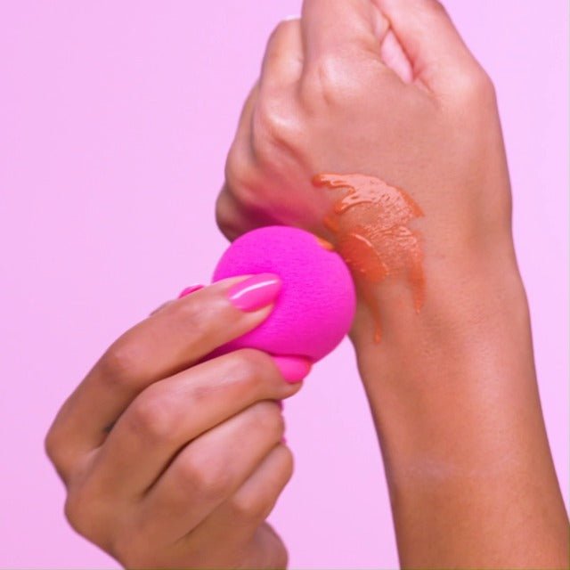 Beautyblender® | Original Beauty Blender Makeup Sponge | Blend Liquid Foundations, Powders and Creams | Streak Free Application | Vegan, Cruelty Free | Made in USA - Morena Vogue